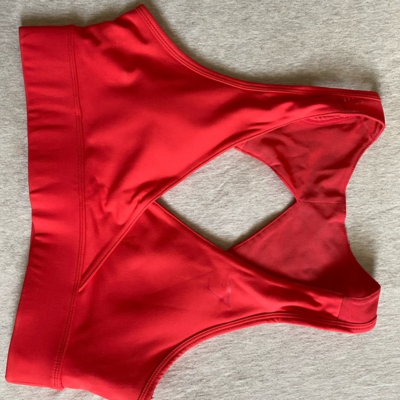 Nikki Blakketter Colab w/ Gymshark sports bra - Picture 3 of 6